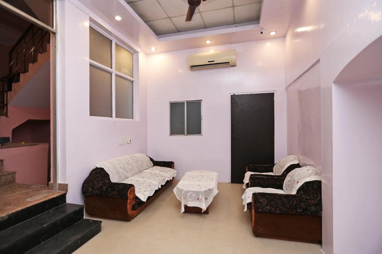 Oyo Flagship 14774 Sector 14 Gurgaon Hotell Exteriör bild