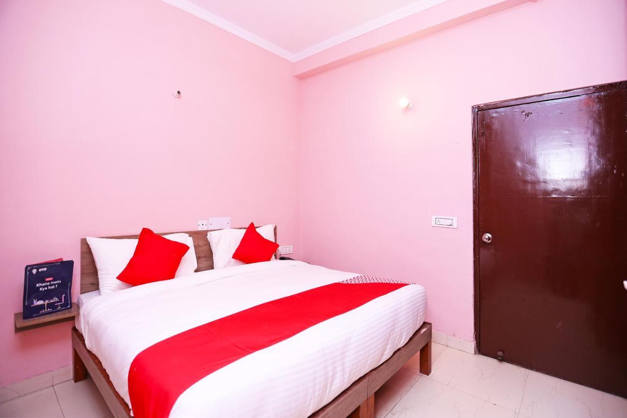 Oyo Flagship 14774 Sector 14 Gurgaon Hotell Exteriör bild