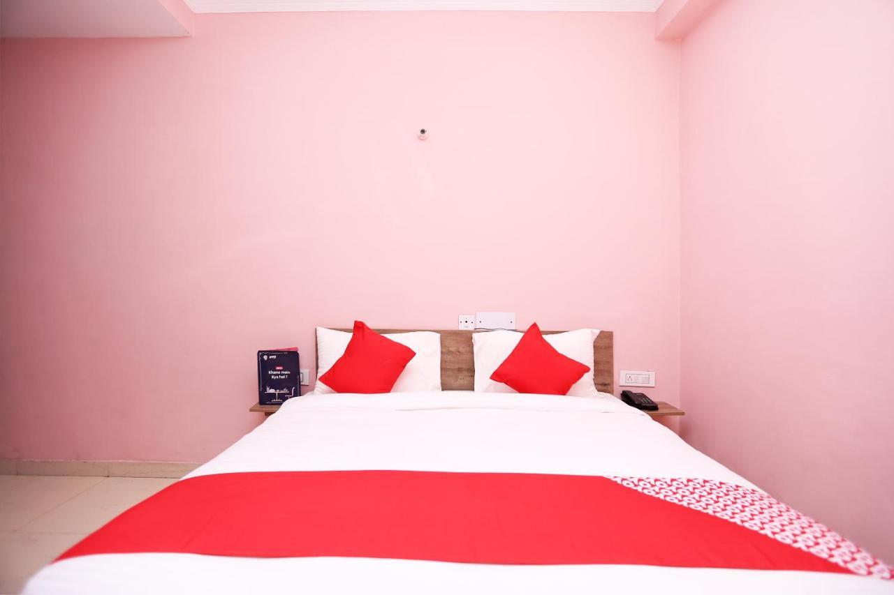 Oyo Flagship 14774 Sector 14 Gurgaon Hotell Exteriör bild