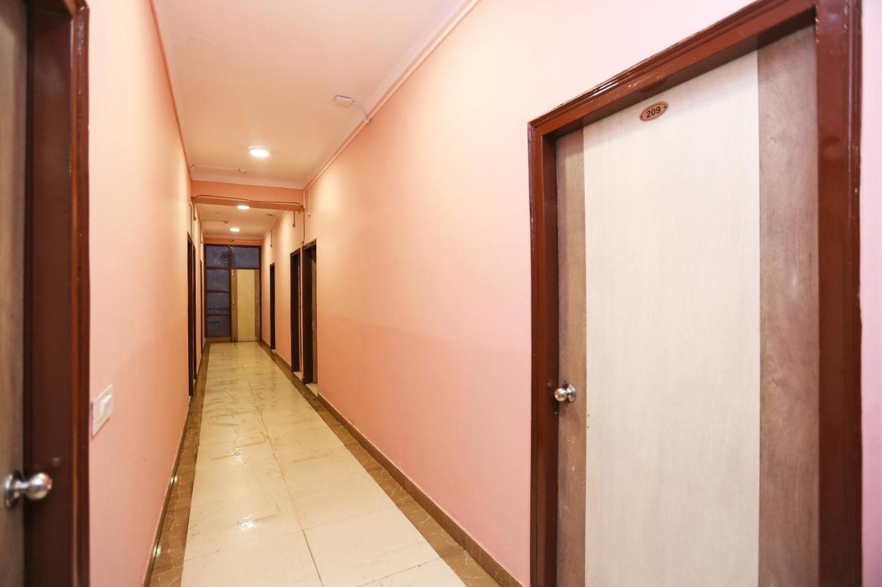 Oyo Flagship 14774 Sector 14 Gurgaon Hotell Exteriör bild