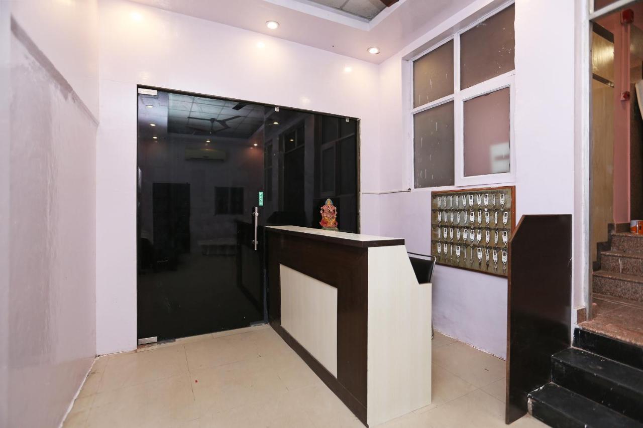 Oyo Flagship 14774 Sector 14 Gurgaon Hotell Exteriör bild