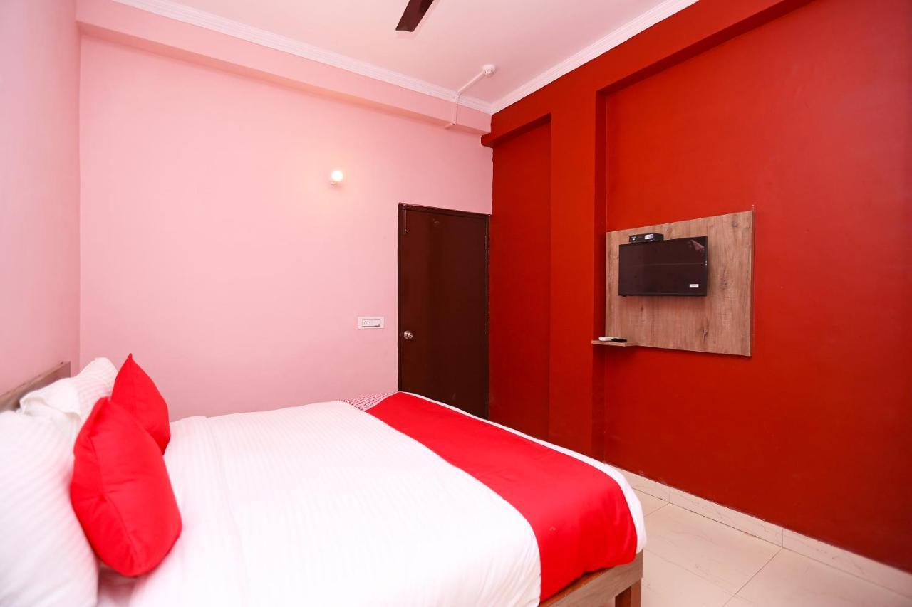 Oyo Flagship 14774 Sector 14 Gurgaon Hotell Exteriör bild