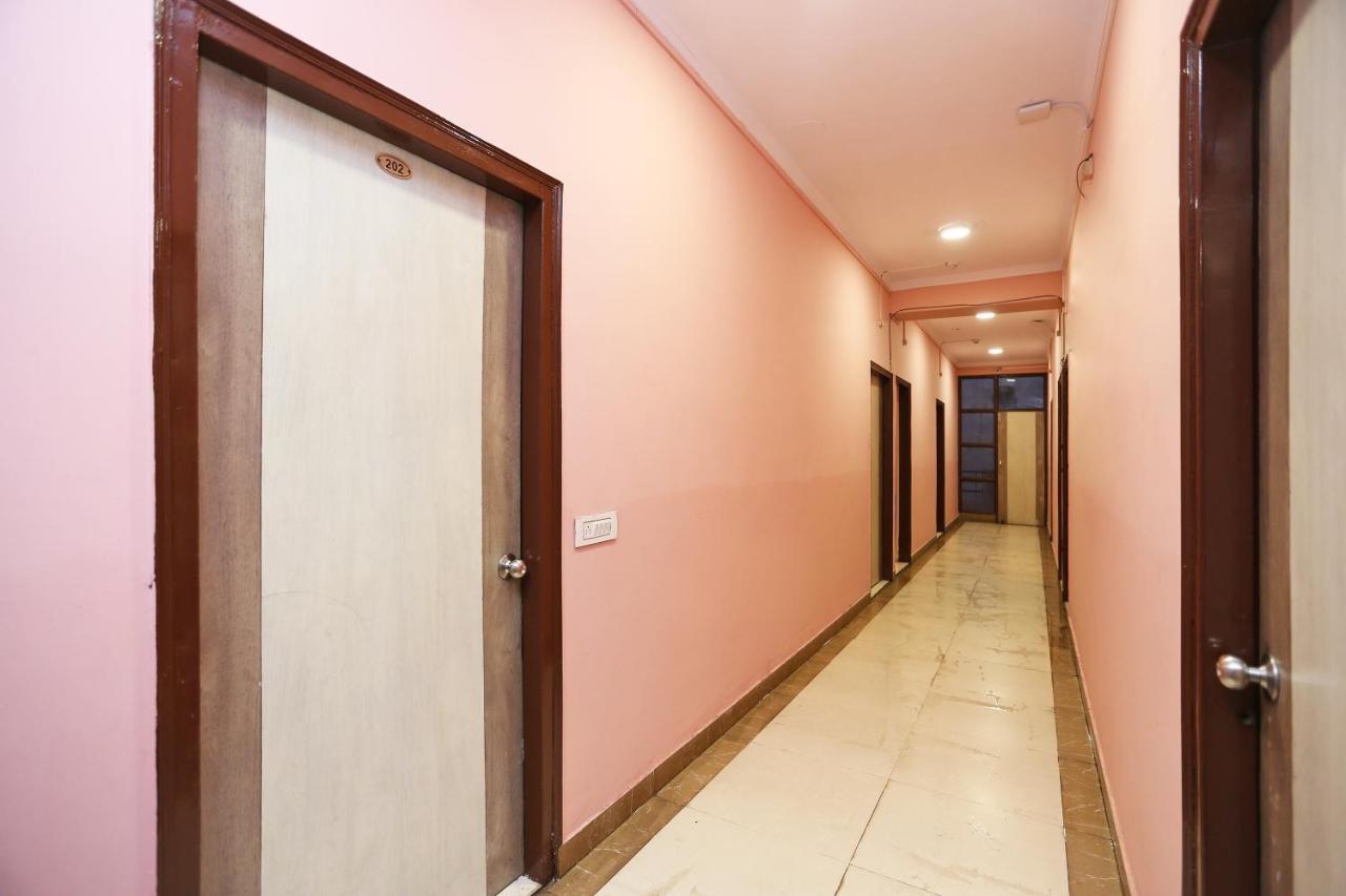 Oyo Flagship 14774 Sector 14 Gurgaon Hotell Exteriör bild