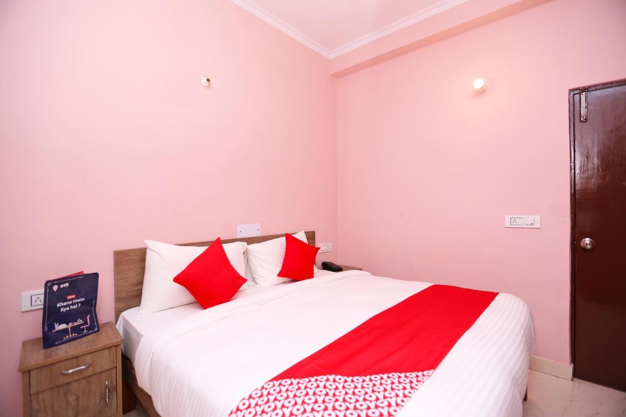 Oyo Flagship 14774 Sector 14 Gurgaon Hotell Exteriör bild